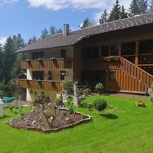 Apartment Berger, Lam